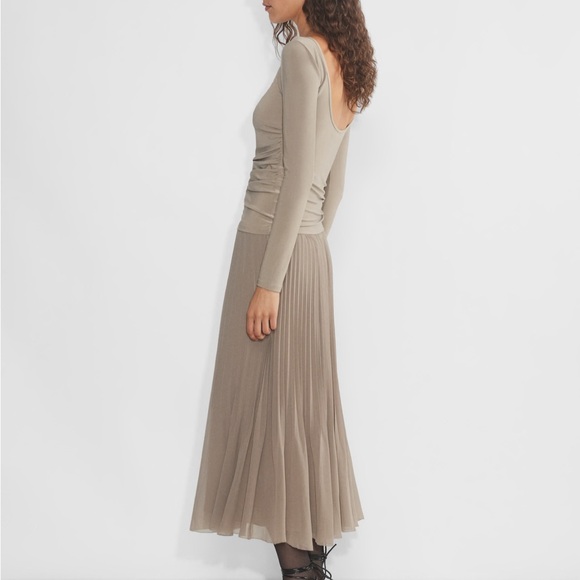 Aritzia Twirl Pleated Skirt, XS, mint green - Picture 3 of 11